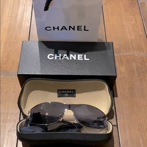 CHANEL 100% Authentic Wire Sunglasses w/Crystals
